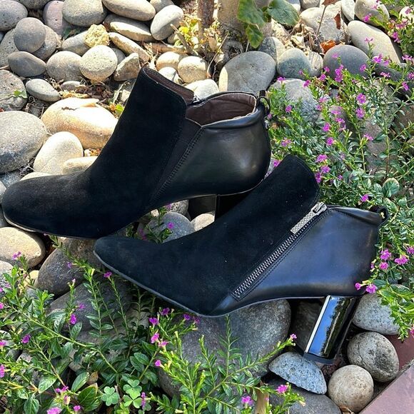 DONALD J PLINER, CORALIE BOOTIESize 9.5